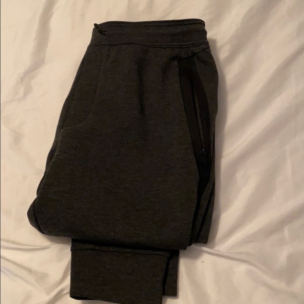 American eagle joggers